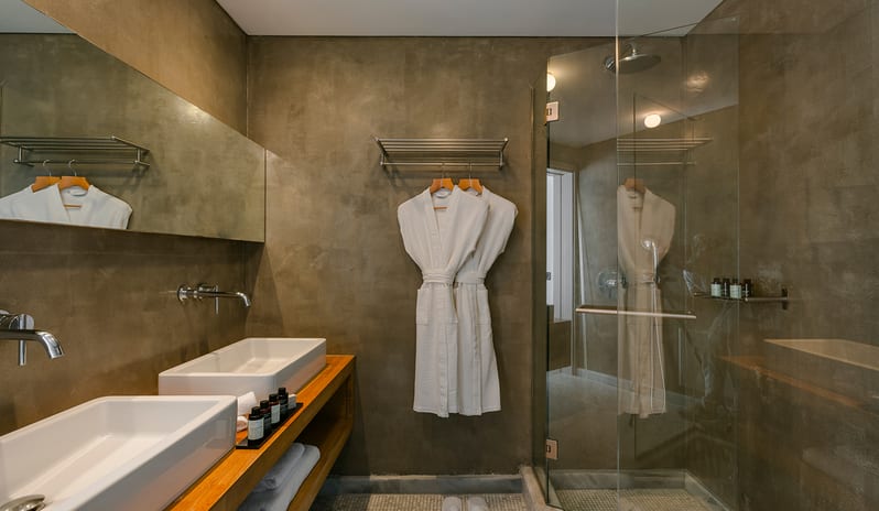 Mykonos Suite bathroom